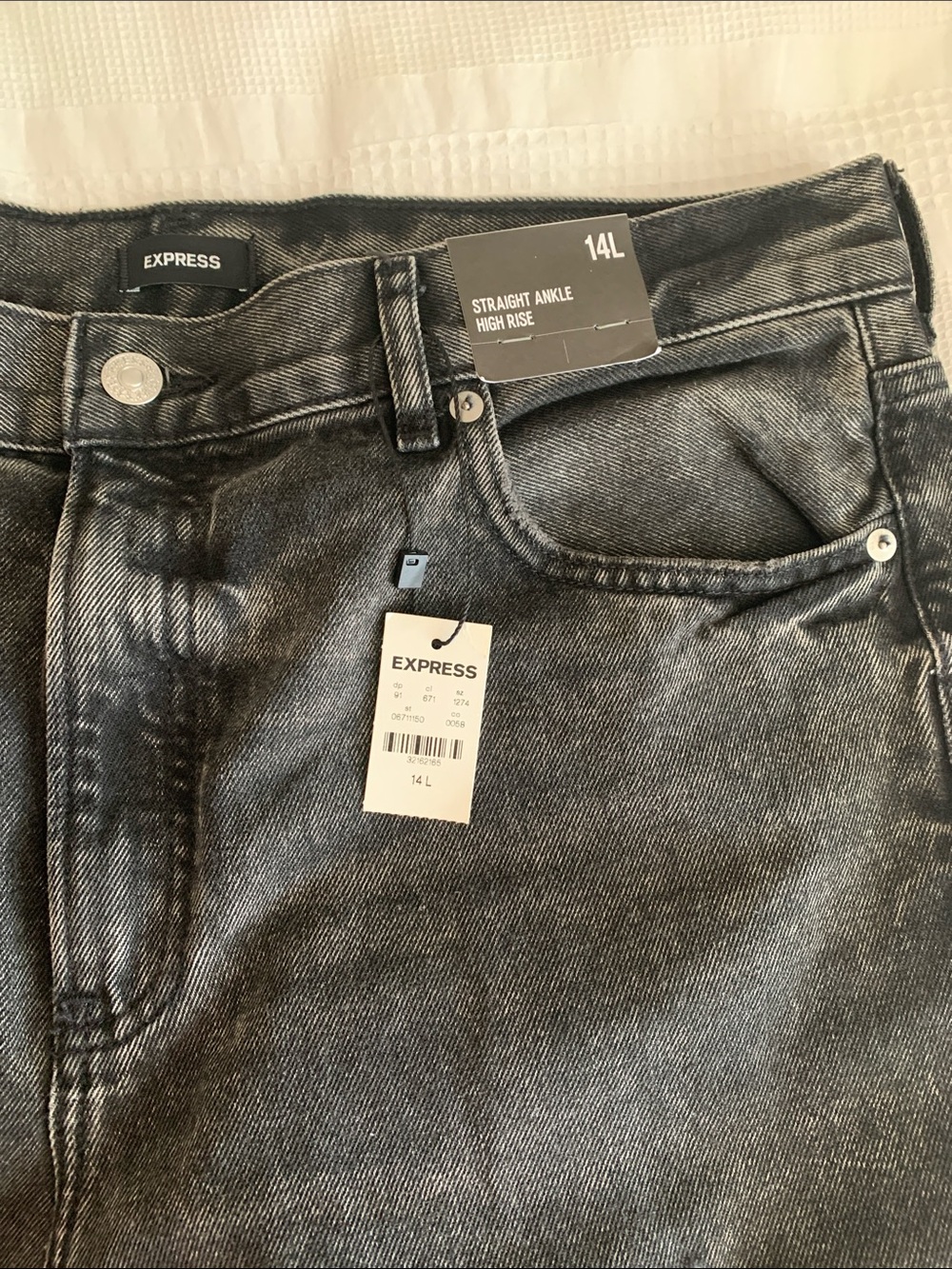 Express Black Washed Distressed Women's Jeans 14L - Picture 3 of 4
